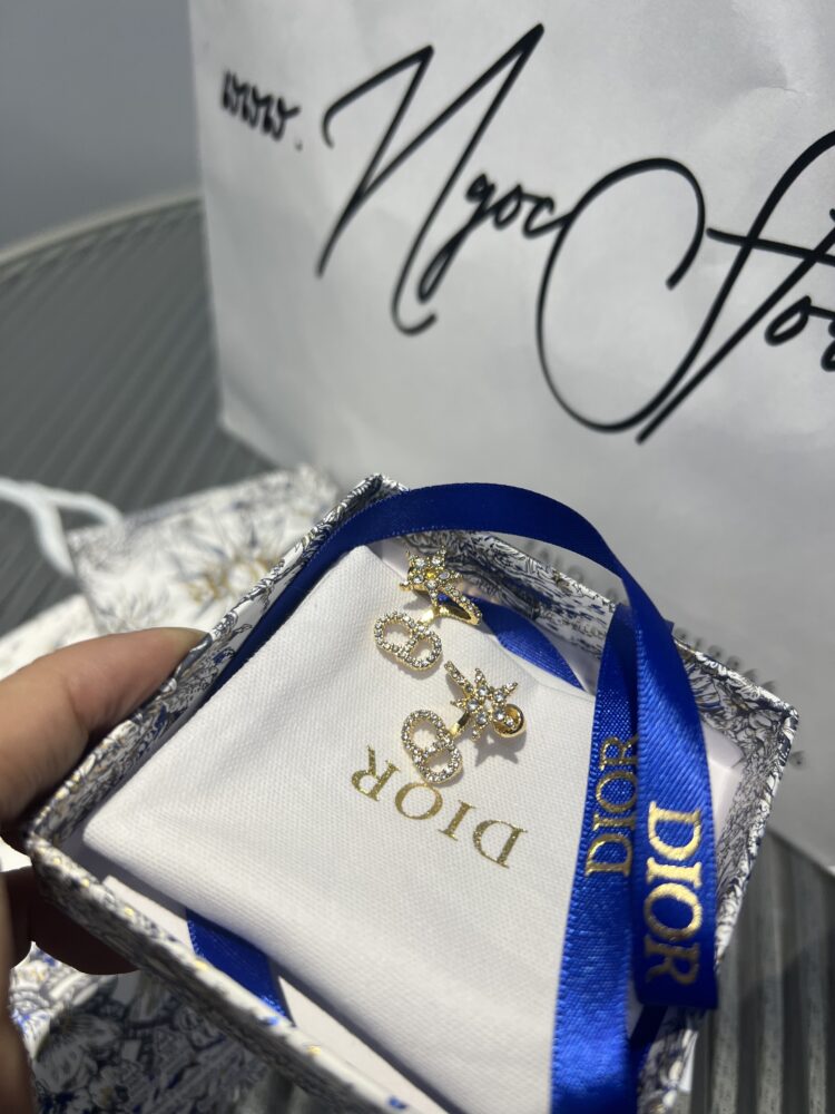 Dior Trả Khách