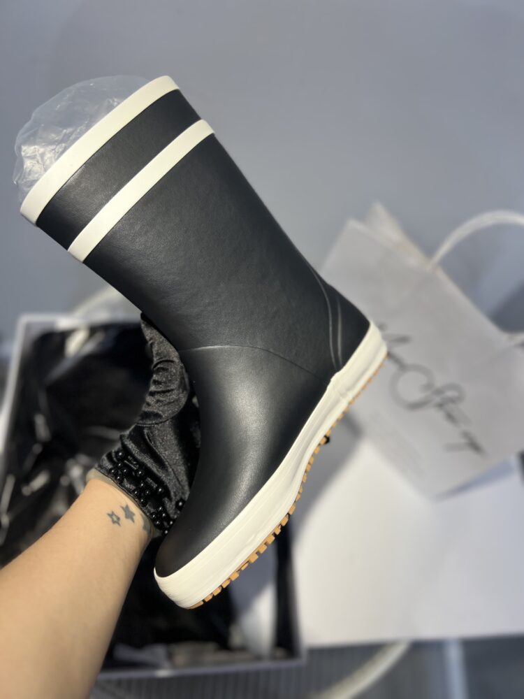 Boots Chanel trả KH 8/10 - Hình ảnh 3