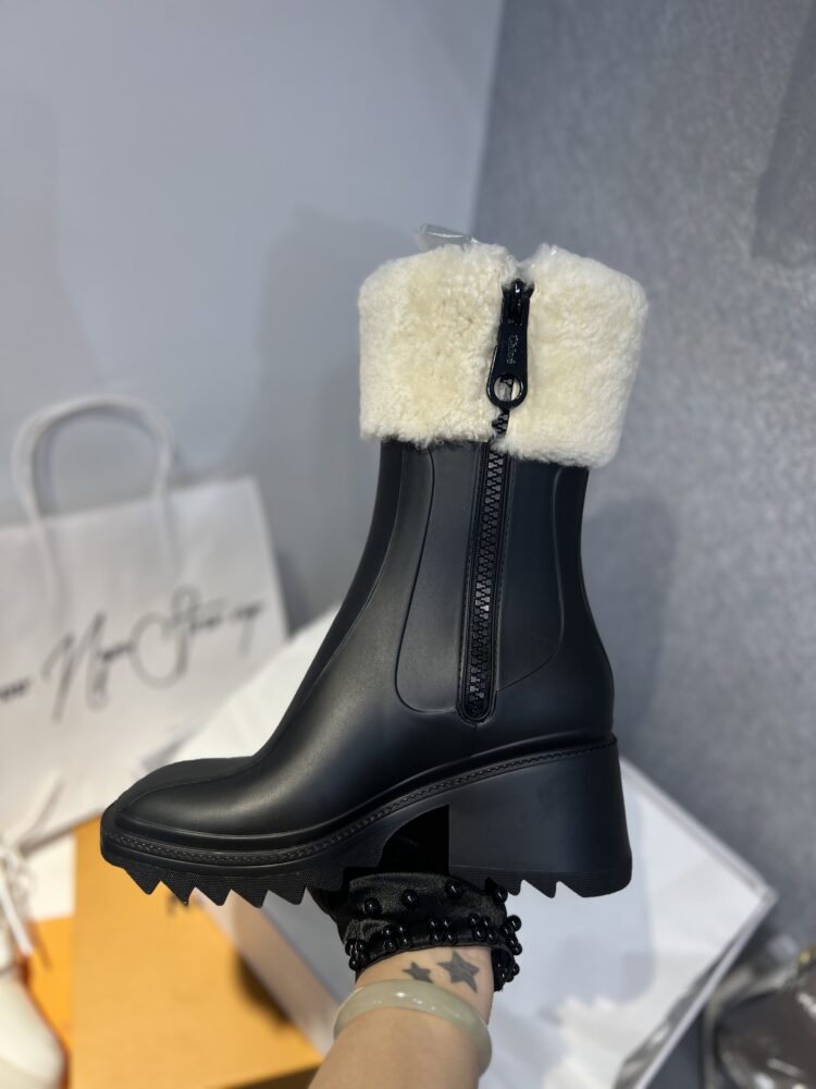 Boots Chanel trả KH 8/10 - Hình ảnh 4