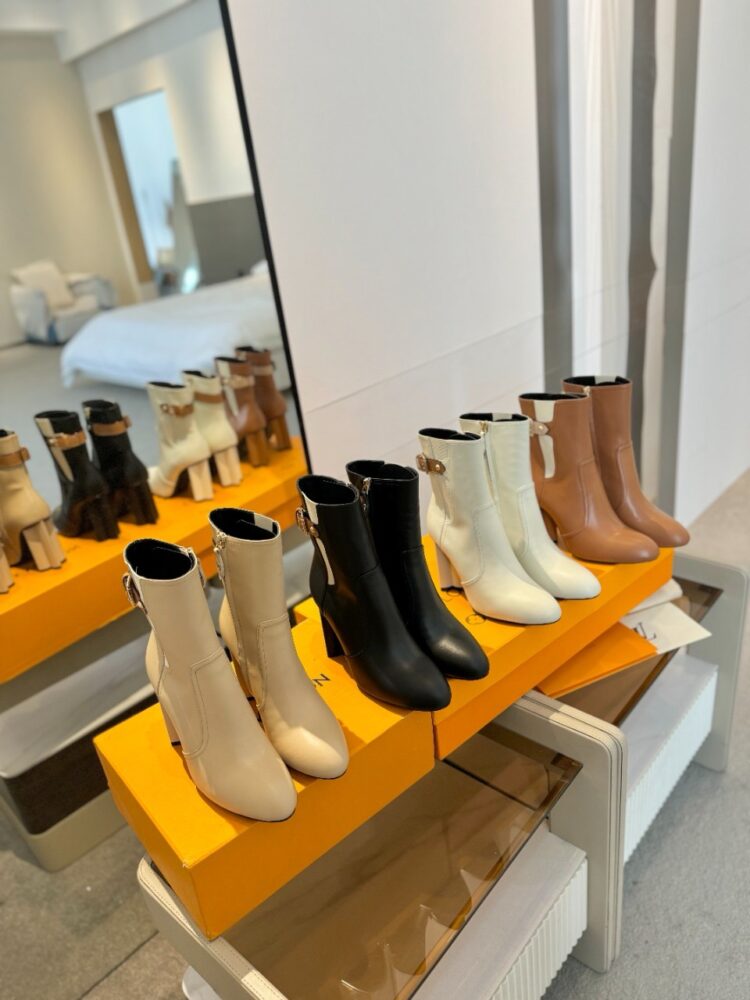 Boots L• V 10312600 35/40