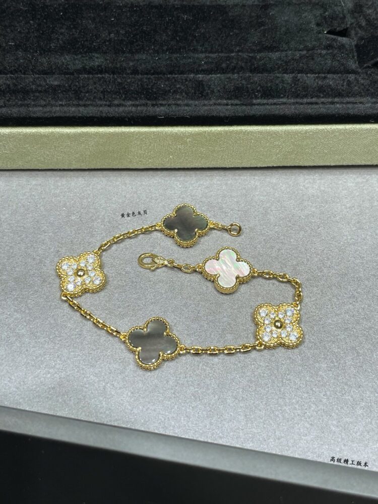 Lắc Tay   5671890 Van .Cleef&Arpels