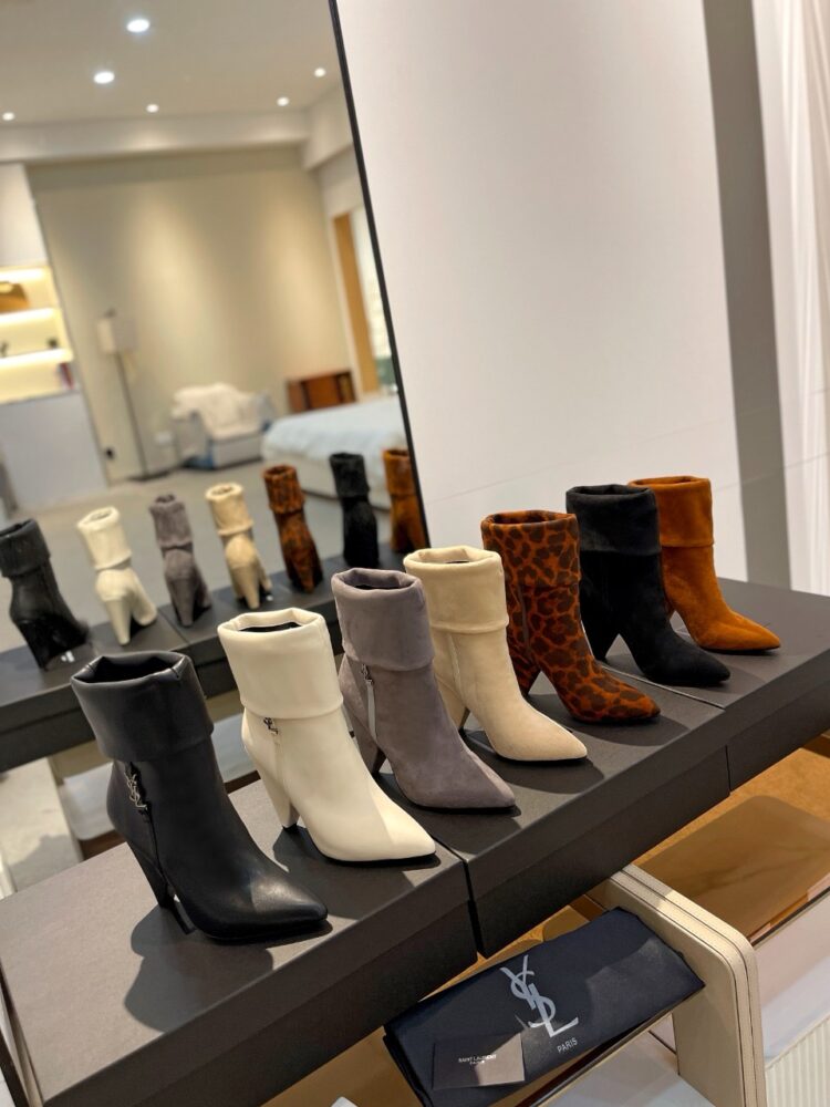 Boots Y• SL 10312240 35/41 H8.5