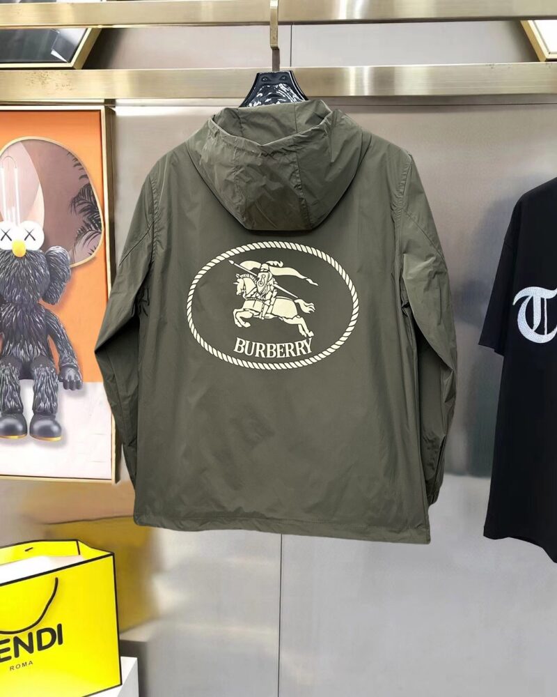 Áo B.uberry  sml  DD🇨🇳FTR