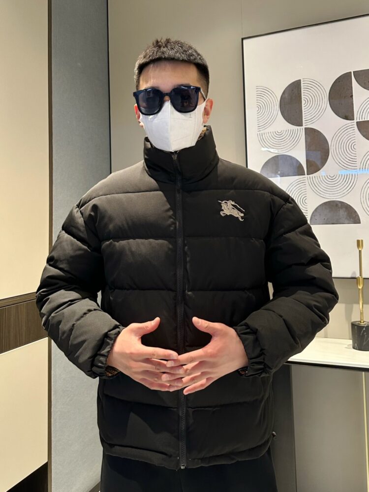 Áo B.uberry  sml  DD🇨🇳FTR