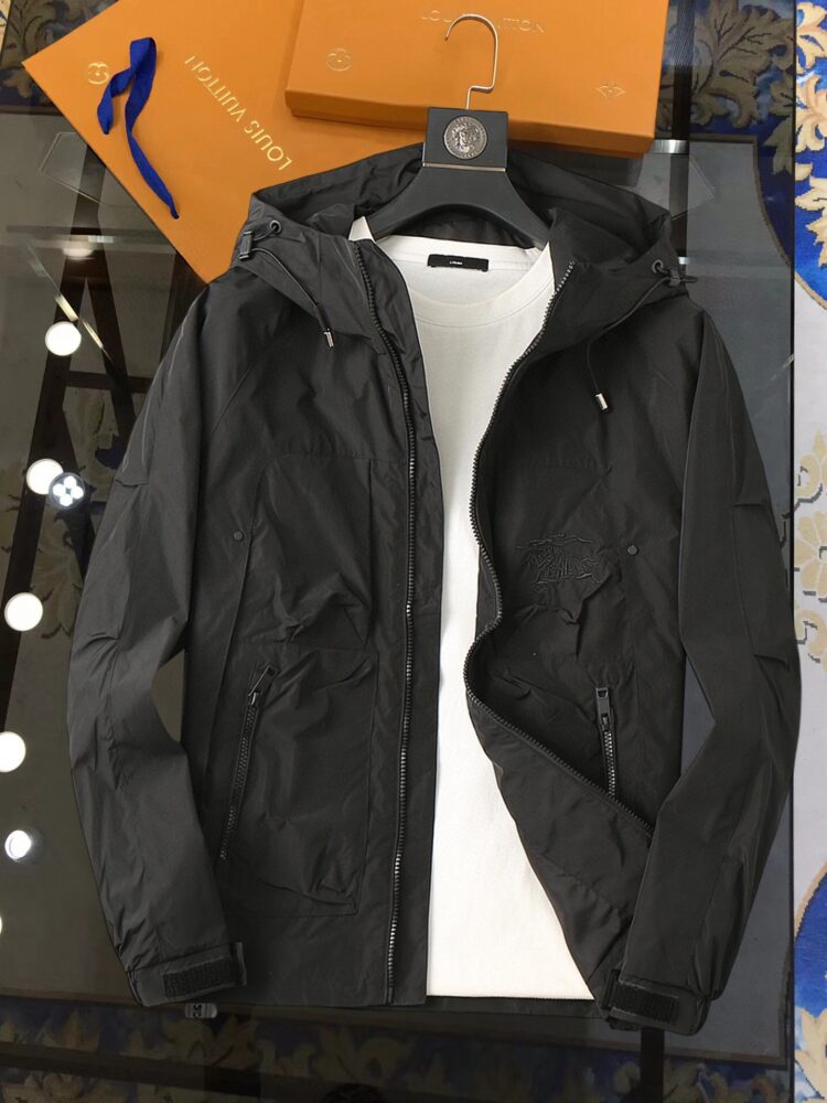 Áo B.uberry  sml  DD🇨🇳FTR