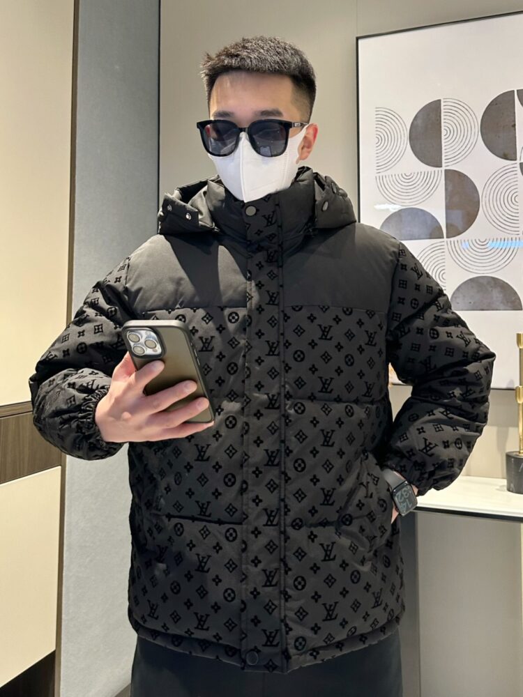 Áo L.V  sml  DD🇨🇳FTR