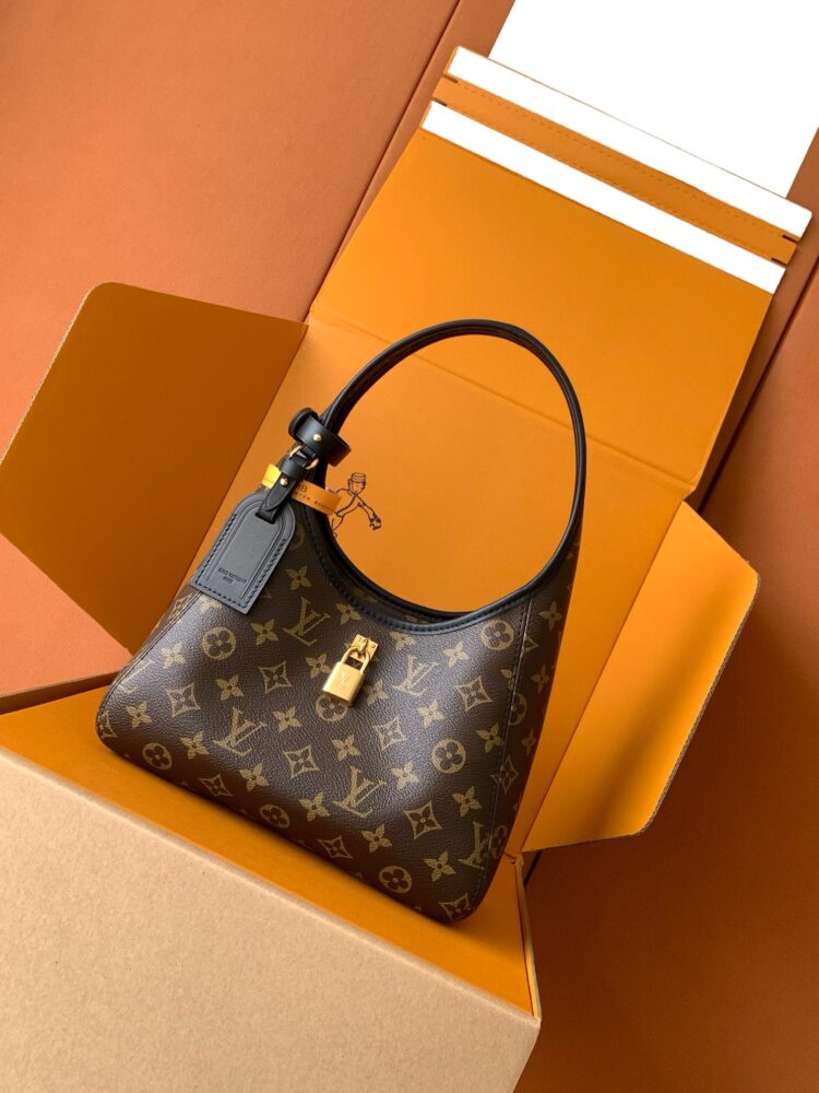 Túi L•V The Drop M12940 28x12x15cm