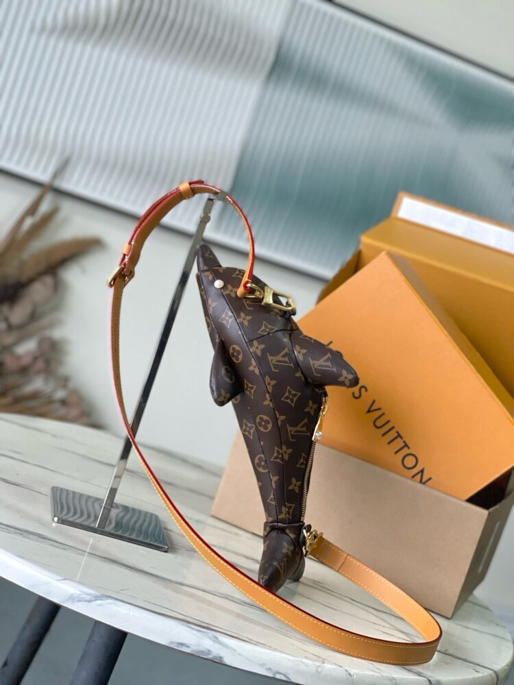 Túi L• V Dolphin M14963 38x18x18cm