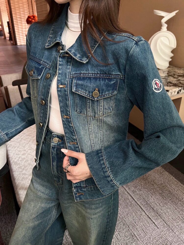 Áo   M.oncler sml 21082000