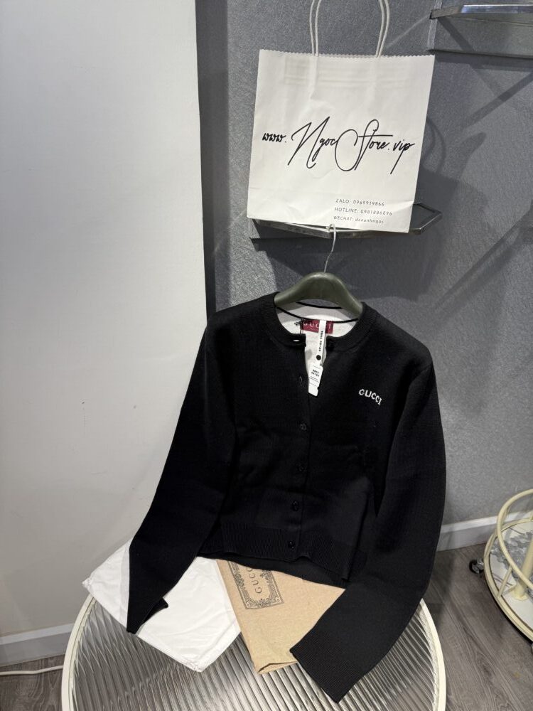 ORD Trả Kh- Áo len v i p G• ucci