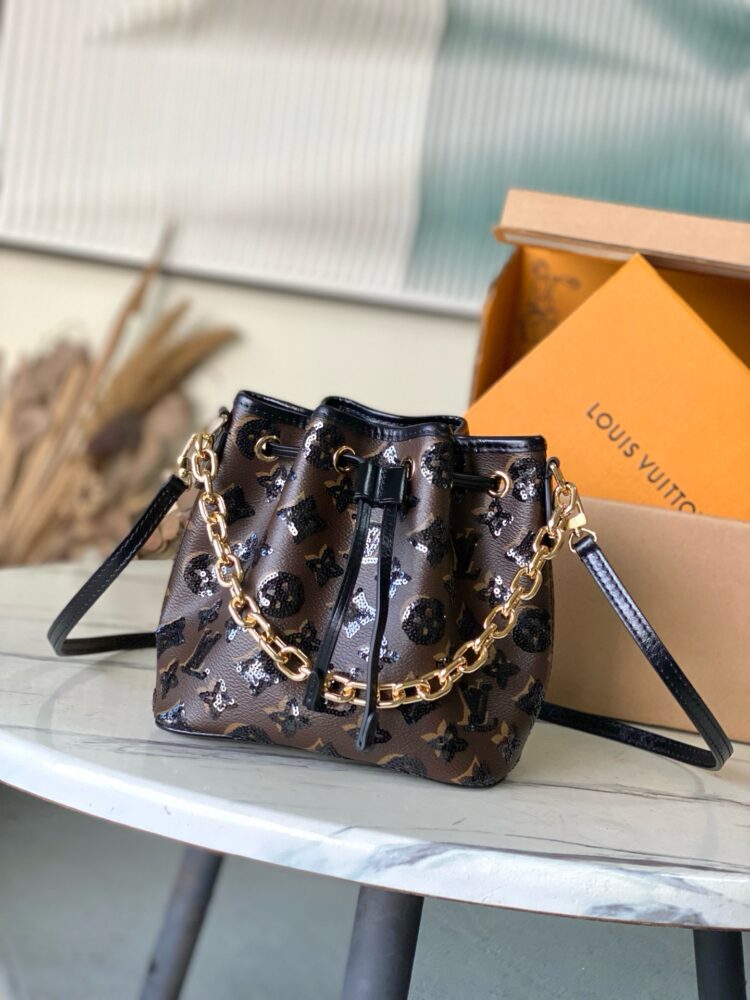 Túi L• V NoeBB M26284 22x17.5x13cm