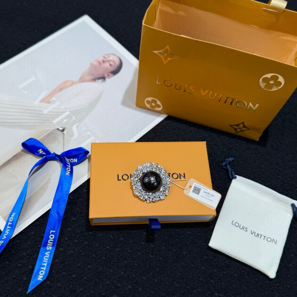 Cài Áo L.V  9882300