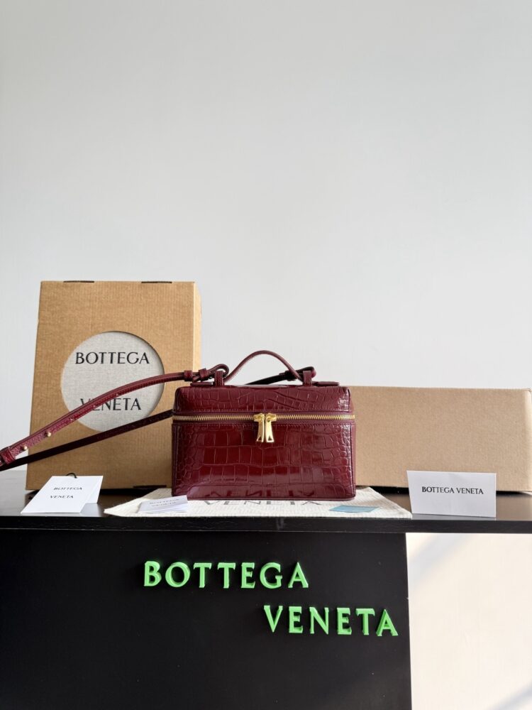 Túi BV ép vân cá sấu 789109 22x12.5x5cm