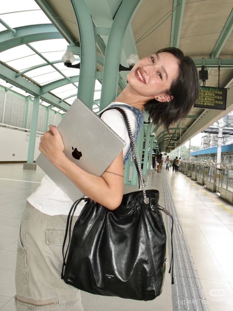 Túi L• V Off Duty Vibe M25545 33x24x11.5cm