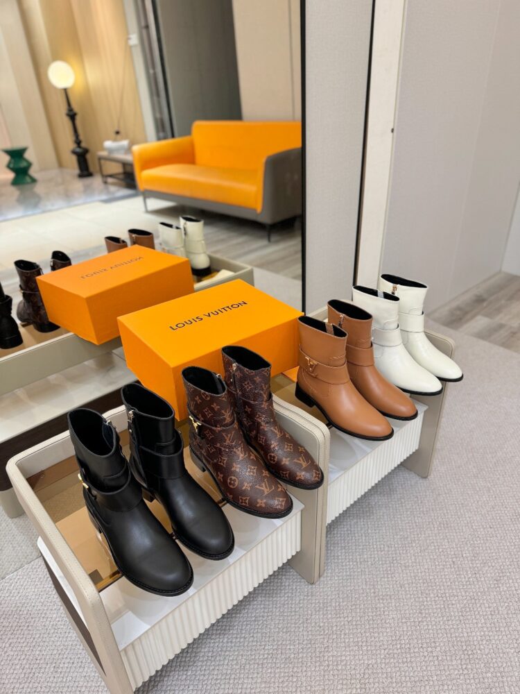 Boots cổ ngắn L• V FA2760 35/41