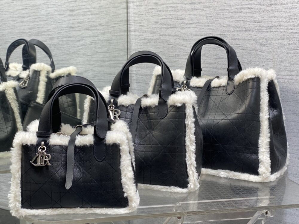 Túi D• ior Tourjour viền lông cừu