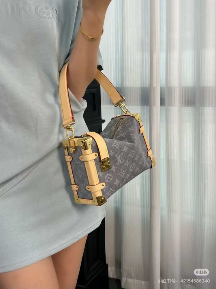 Túi L• V Side Trunk Denim M13285 23.5x16x8.5cm