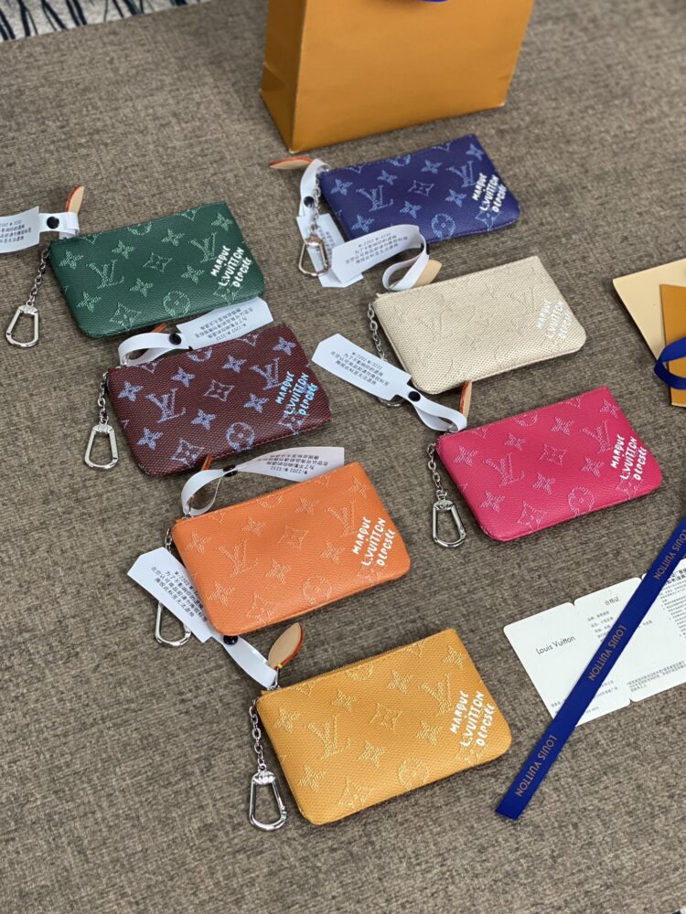 Ví L• V Key Pouch M27141 15x9x1cm