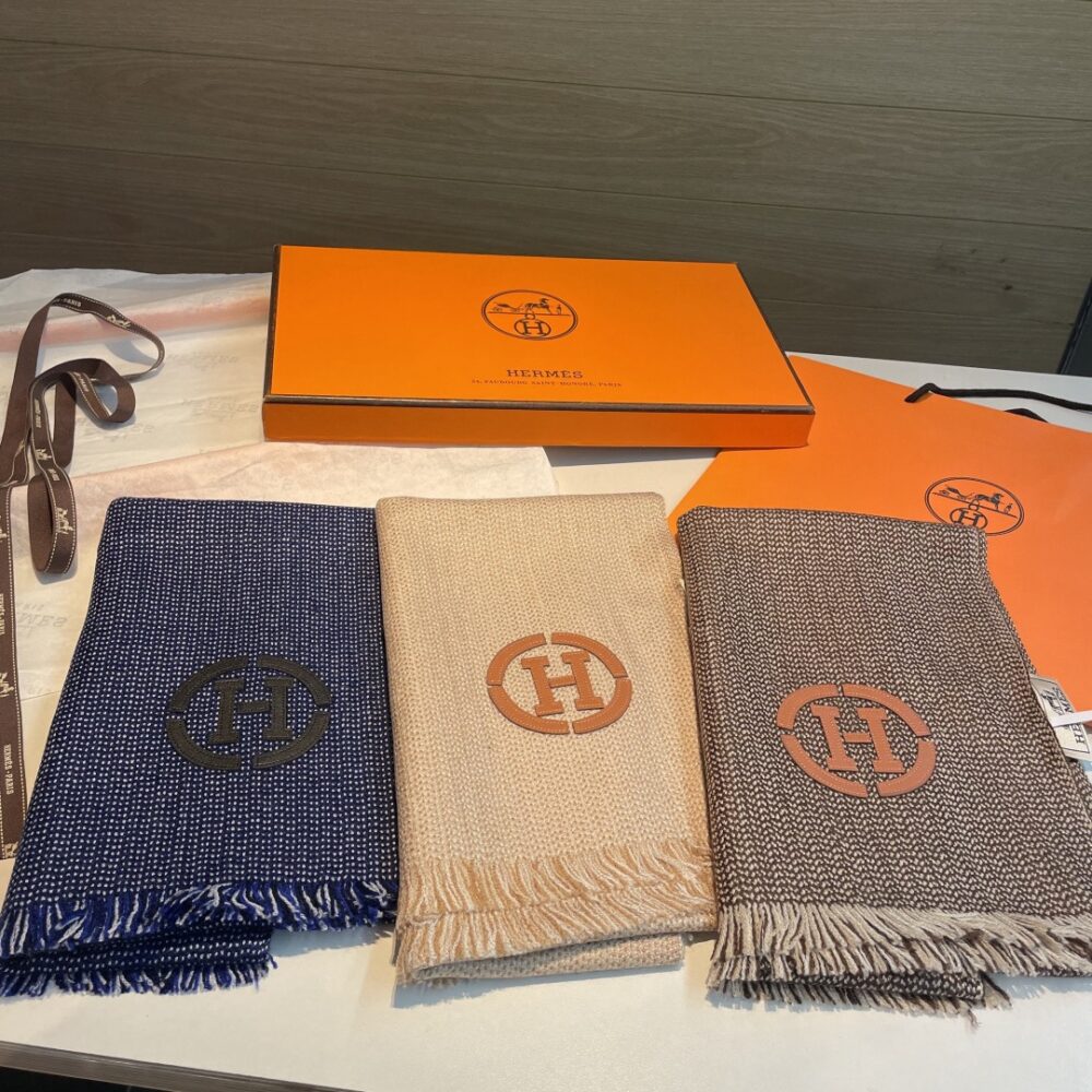 Khăn H.M    20461640