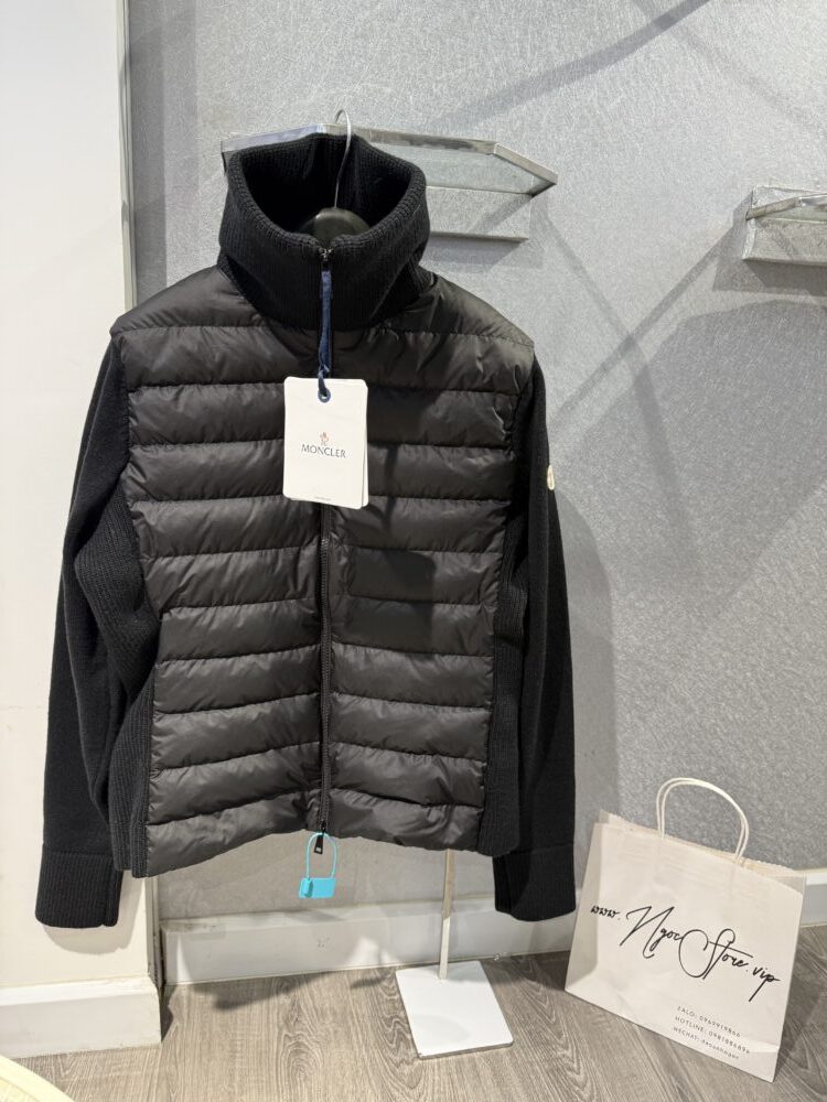 Ord trả KH- Áo khoác M• oncler