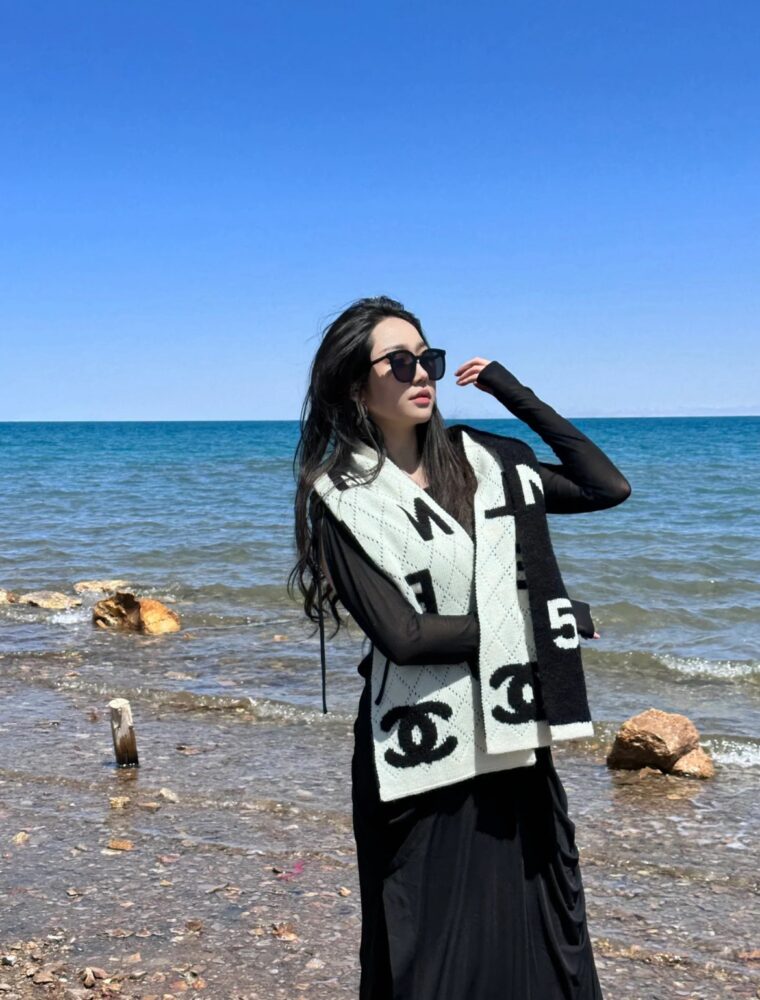 Khăn Ch.anel 30521800