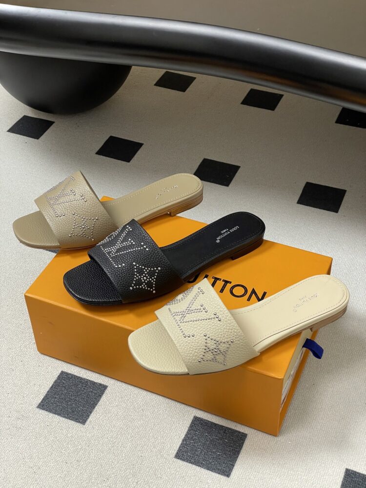 Dép L• V FA2080 35/42