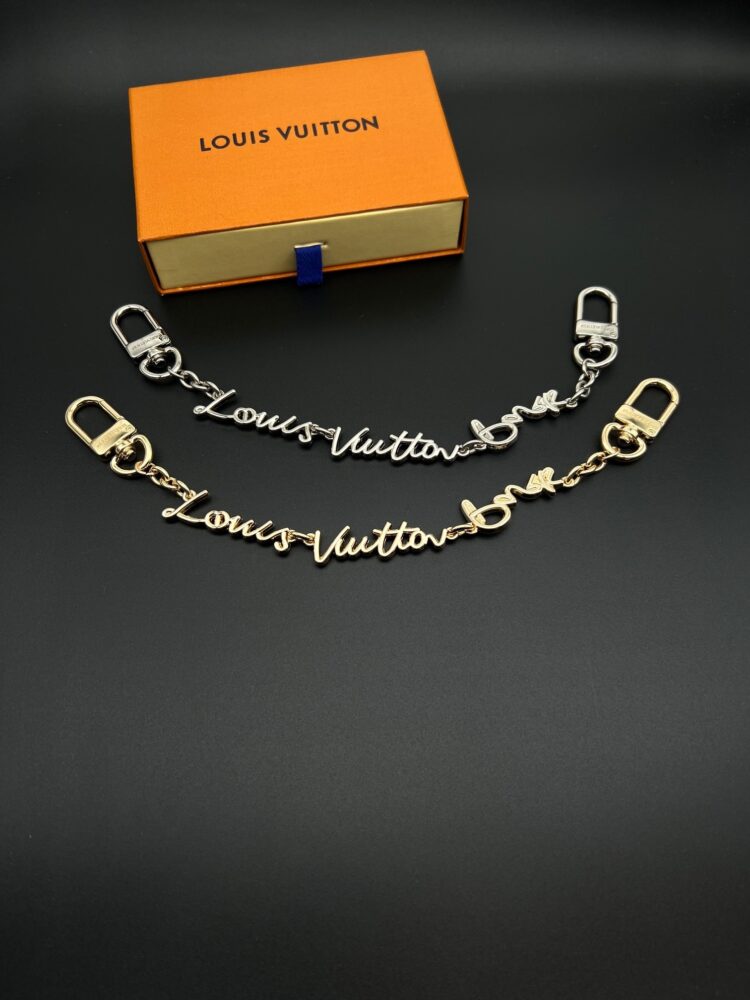 Charm túi L• V dây xích logo