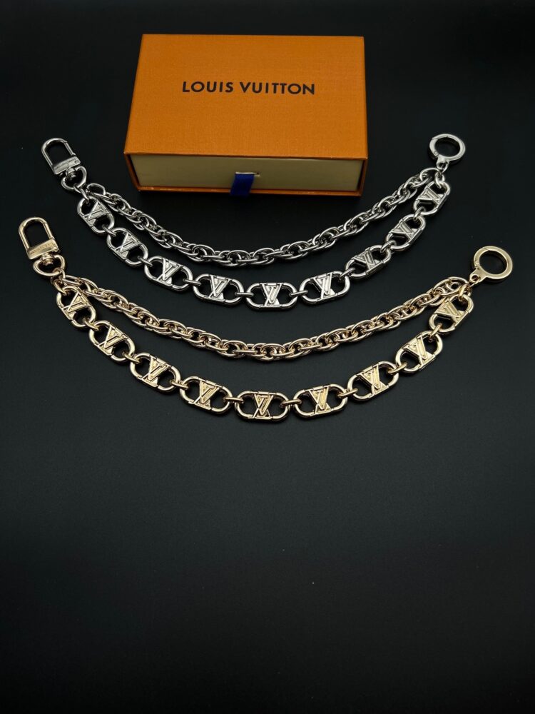 Charm túi L• V dây xích