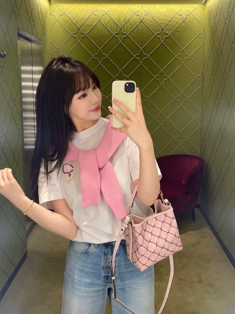 Túi G• ucci Emblem 19x18x11cm