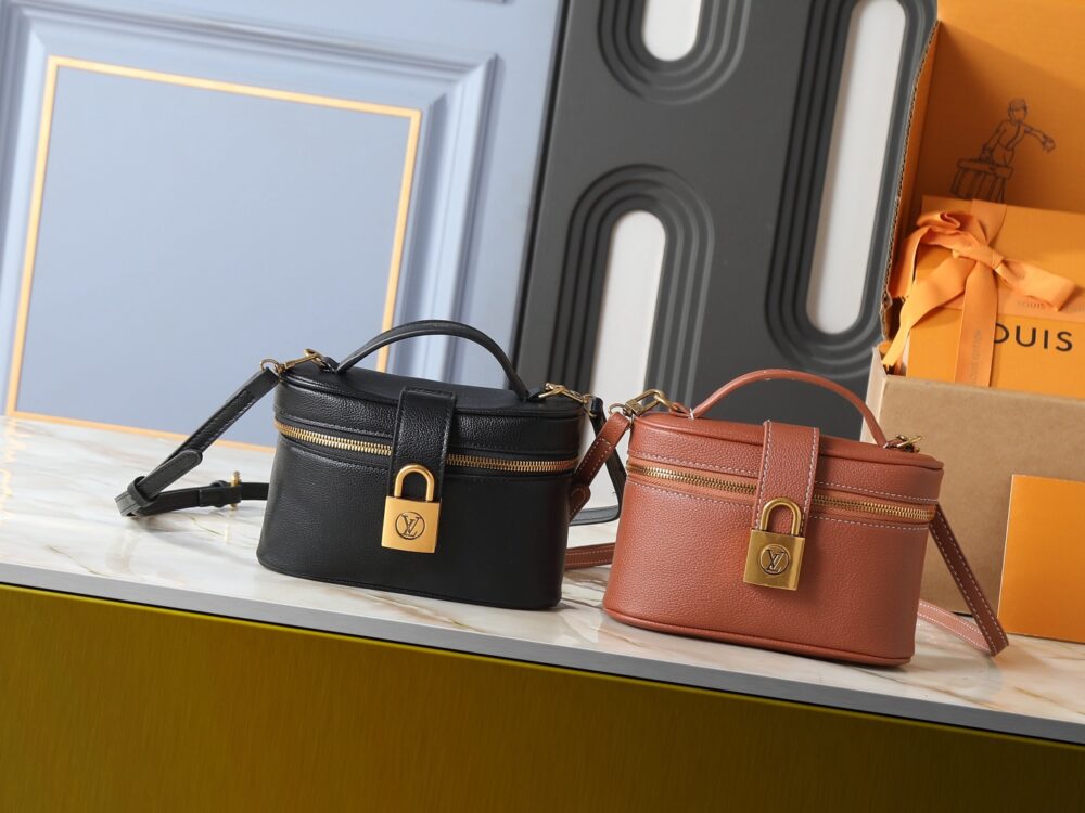 Túi L• V Vanity Pouch da PU M27505 M47125