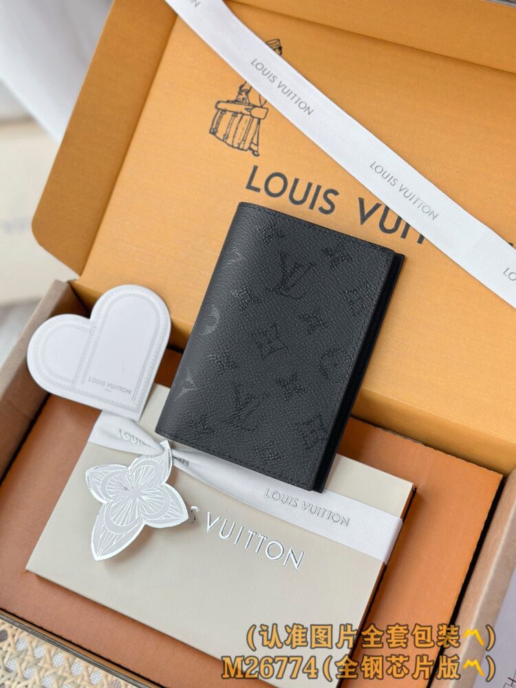 Ví đựng hộ chiếu L• V Monogram Midnight M26774 10x14x2.5cm