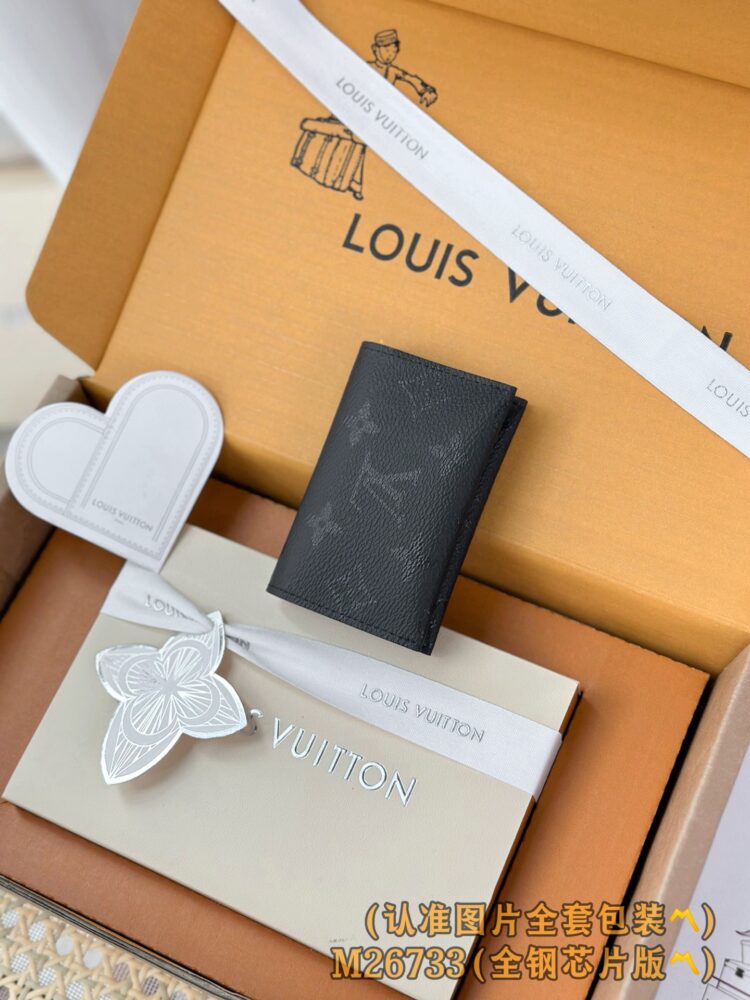 Ví đựng thẻ L• V Slim Monogram Midnight M26733 10.6x7.3x1cm