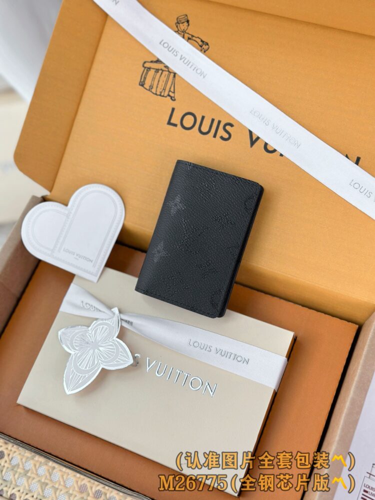 Ví đựng thẻ L• V M26775 7.5x11.1x1cm