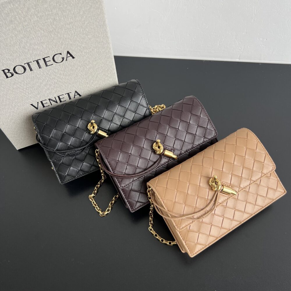 Túi BV Andiamo Pouch On Chain 844107 19x11.5x4cm