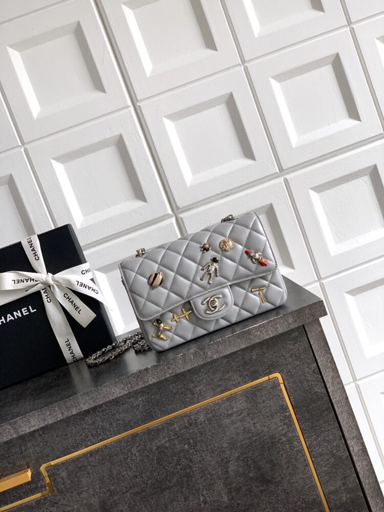 Túi C• hanel mini with charm 20cm