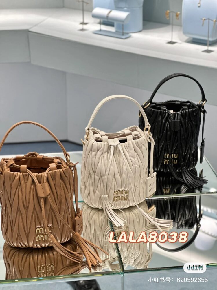 Túi M• iuMiu 5BE084 20x18x14cm 5BE085 17x15x10cm