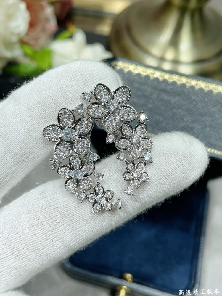 Bông Tai   20461460