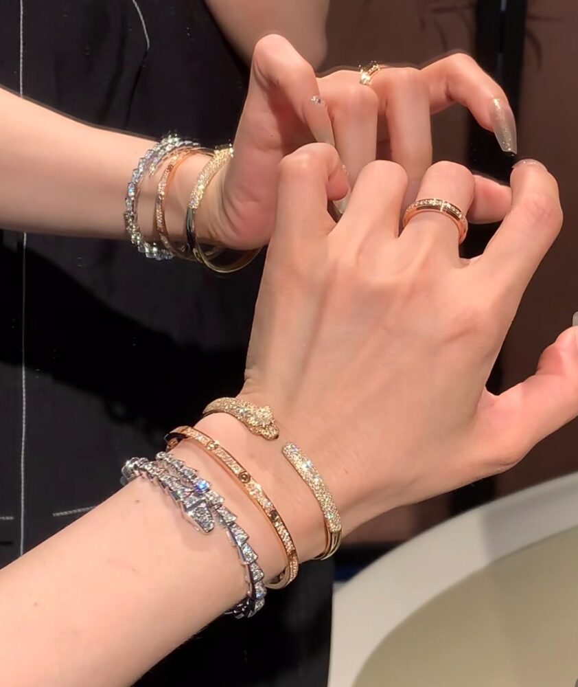 Lắc Tay  C.atier  2046